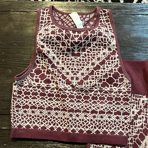 Fabletics Legging Set - Picture 2 of 4